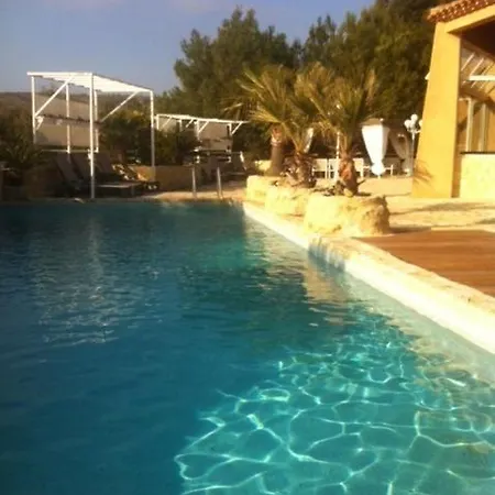 Le Clos Des Chevaliers Apartment *